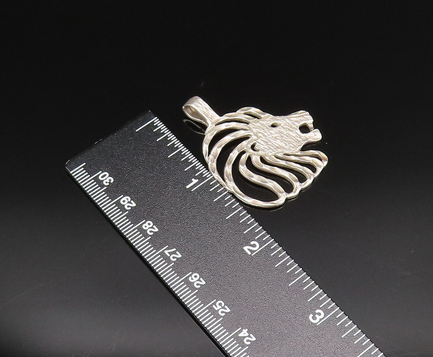 925 Sterling Silver  Vintage Openwork Textured Lion Head Pendant  PT21446