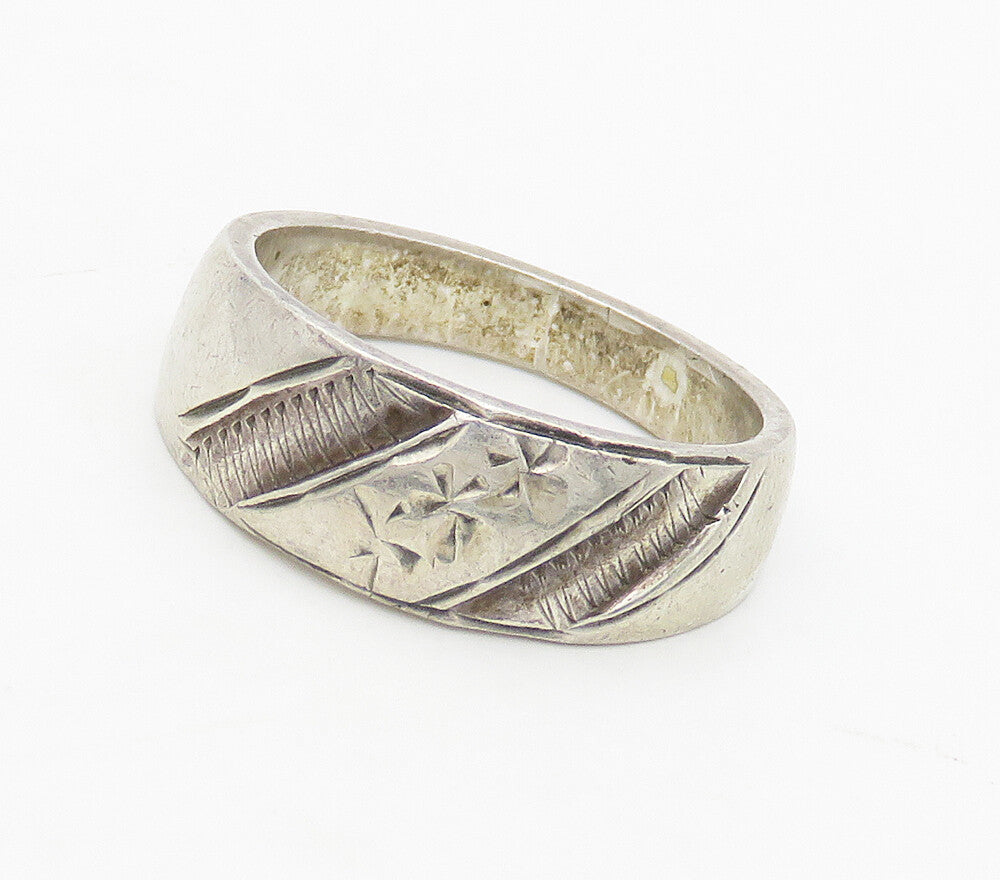 RUSSIA 925 Sterling Silver  Vintage Floral Etched Band Ring Sz 7.5  RG17021