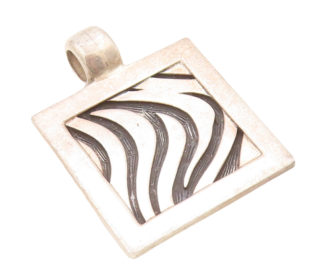 925 Sterling Silver Vintage Pendant Designer Swirly Cutout Frame  PT23832