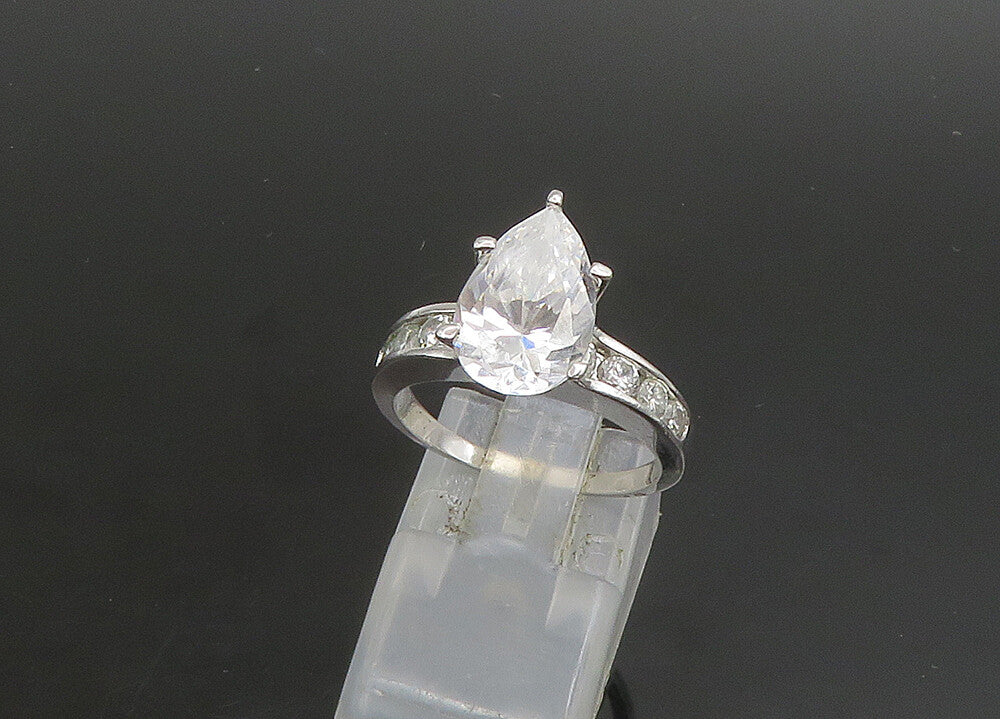 925 Sterling Silver   Vintage Shiny Cubic Zirconia Solitaire Ring Sz 7 RG23358