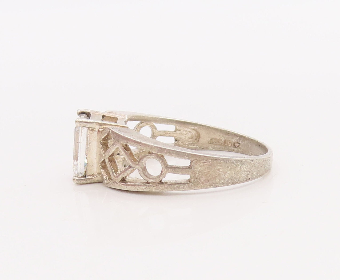925 Sterling Silver Vintage Ring Net Cutout Neck Square CZ  Sz 9 RG28887