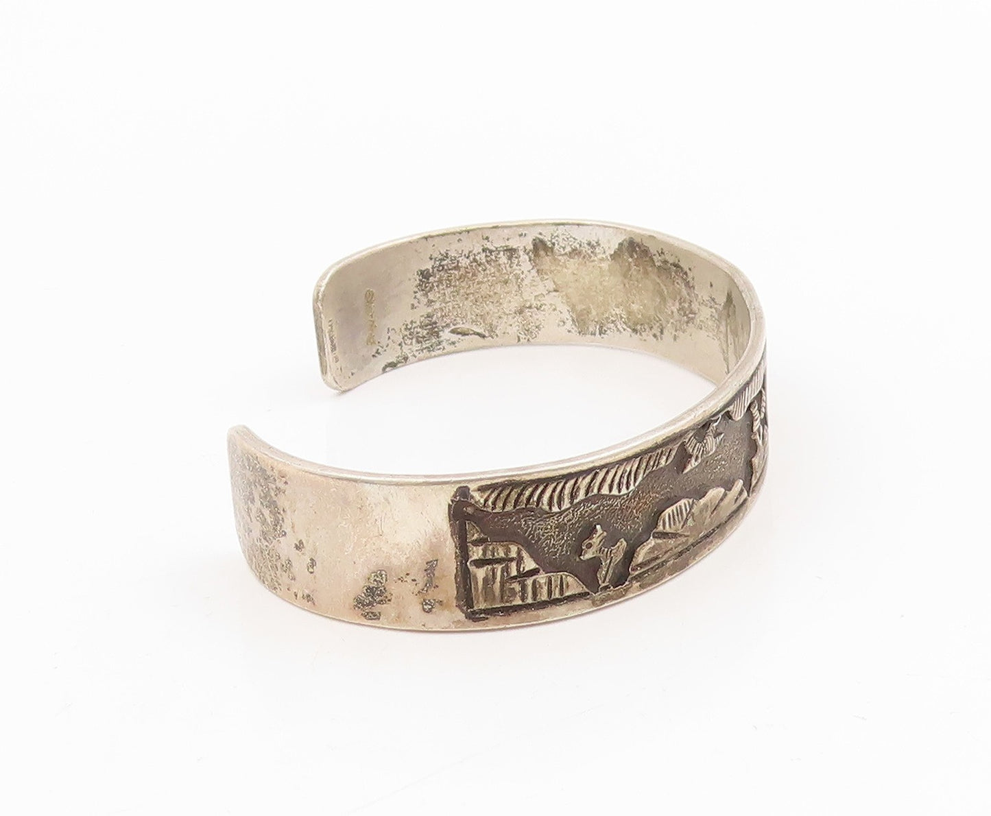 925 Sterling Silver Vintage Bracelet NAVAJO ZUNI Carved Storyteller Cuff BT11590