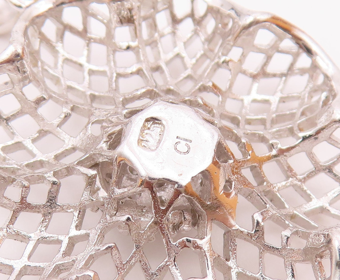 925 Sterling Silver  Vintage Cubic Zirconia Flower Motif Pendant  PT18977