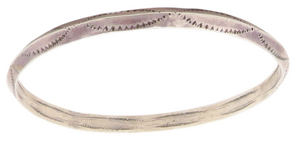 925 Sterling Silver Vintage Bracelet NAVAJO Etched Knife Edge Bangle  BT11588