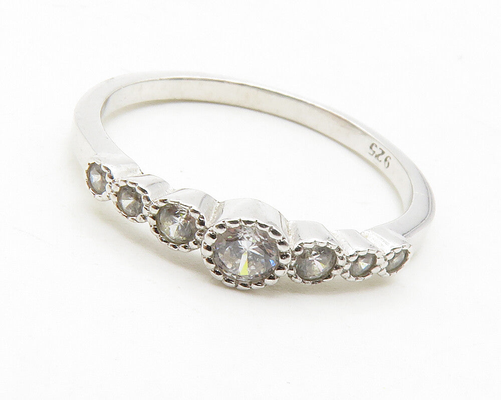925 Sterling Silver  Shiny Graduated Topaz Smooth Band Ring Sz 7  RG13657
