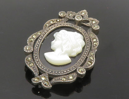 925 Sterling Silver  Vintage Mother Of Pearl & Black Onyx Brooch Pin  BP5386