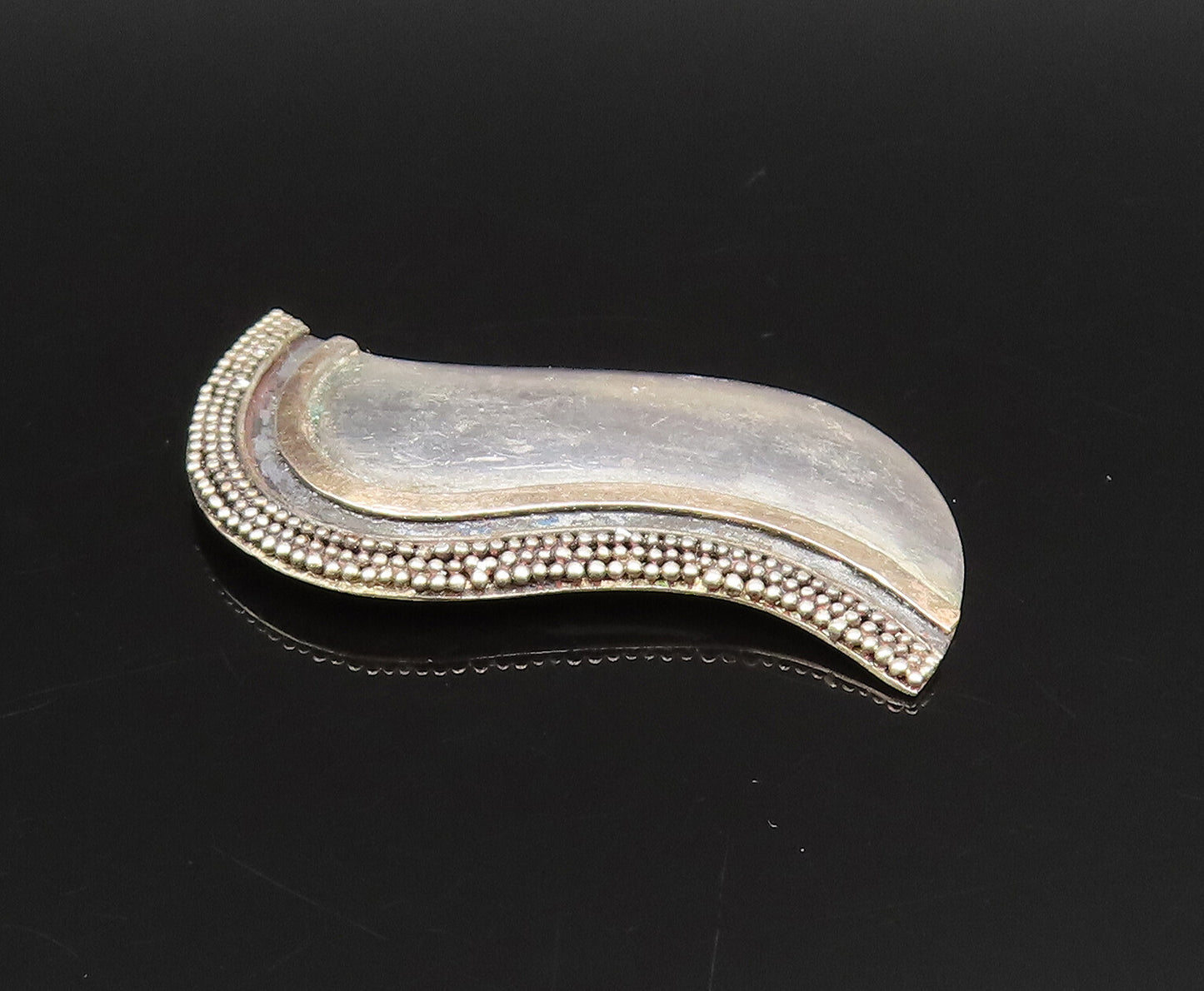 18K GOLD & 925 Silver  Vintage Two Tone Beaded Edge Swirl Brooch Pin  BP9758