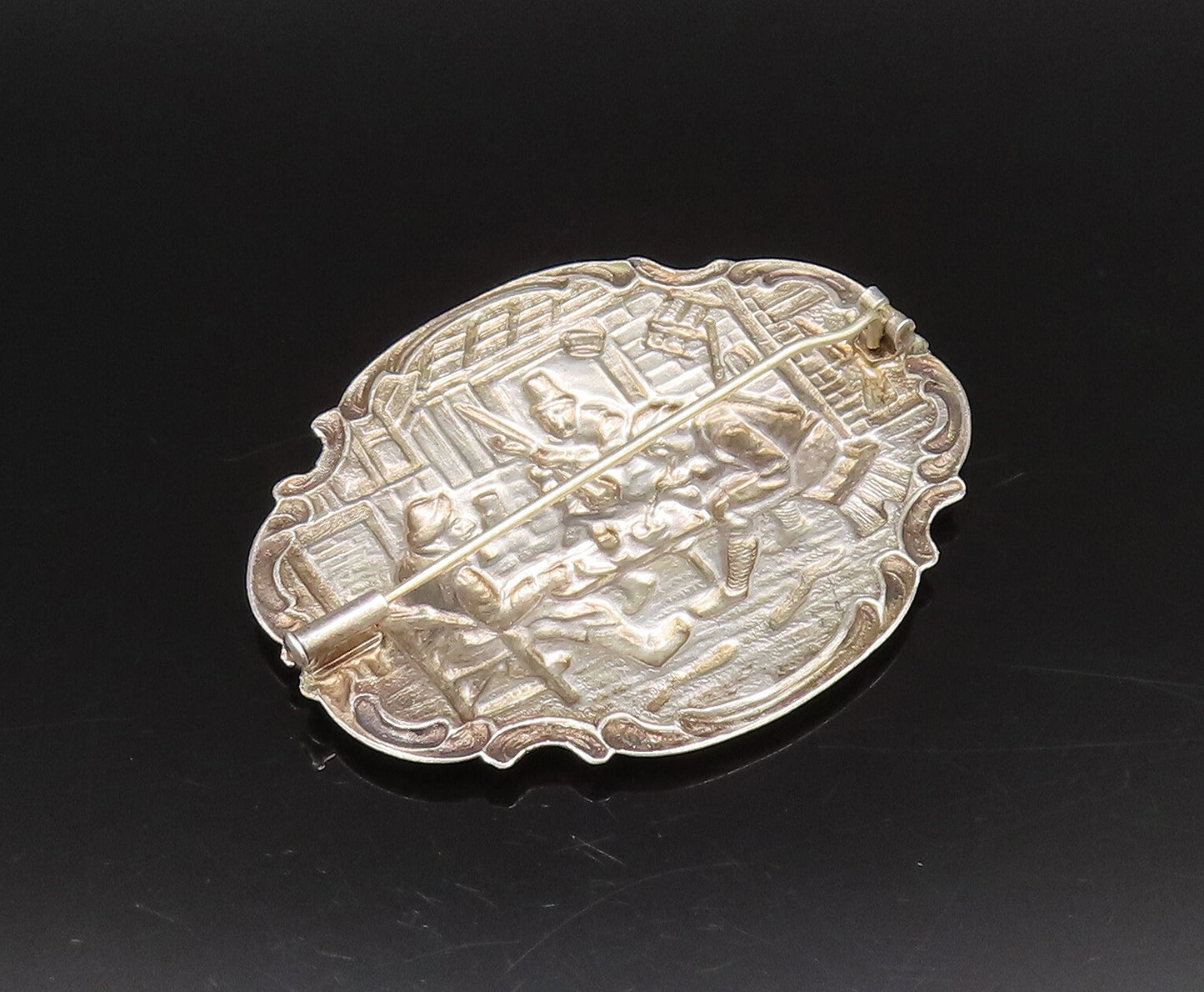 925 Sterling Silver  Vintage Dutch Men At Bar Scenery Brooch Pin  BP10057