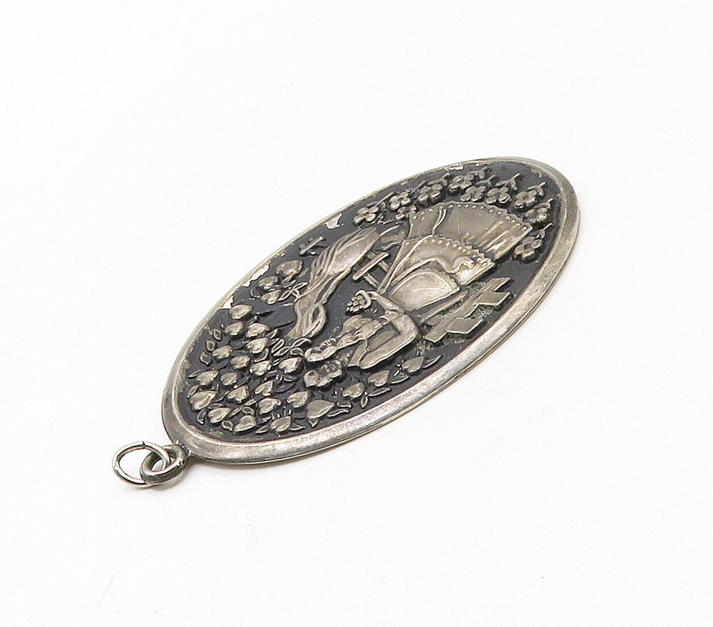 INTERNATIONAL 925 Sterling Silver Vintage Married Couple Scene Pendant PT13432