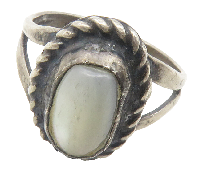 925 Sterling Silver  Vintage Mother Of Pearl Twist Band Ring Sz 5  RG12106