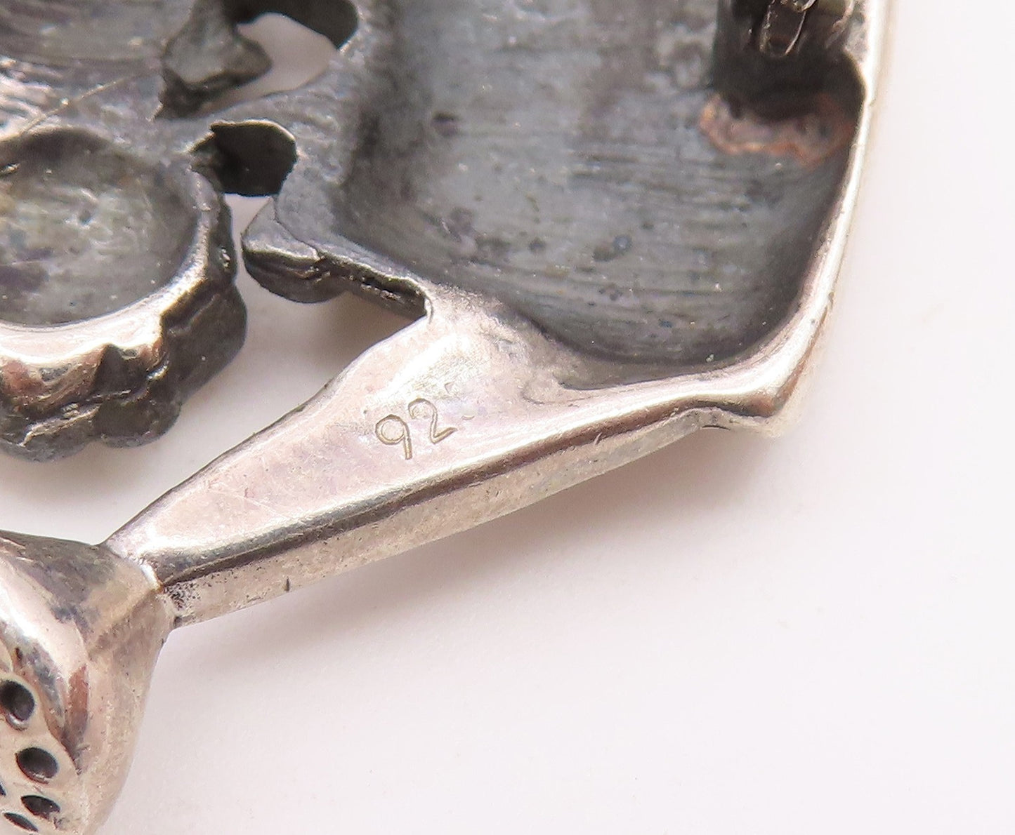 925 Sterling Silver  Vintage Shiny Watering Can With Flowers Brooch Pin BP3519