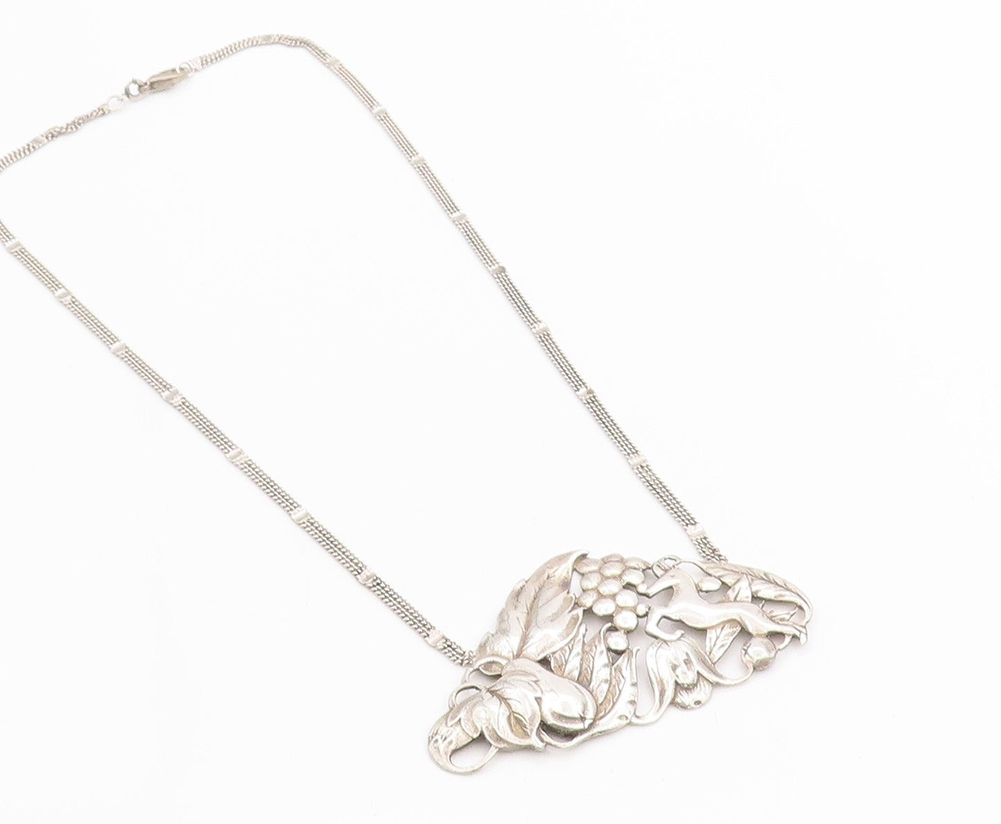 925 Sterling Silver Vintage Necklace Antique Carved Floral Pendent   NE4586