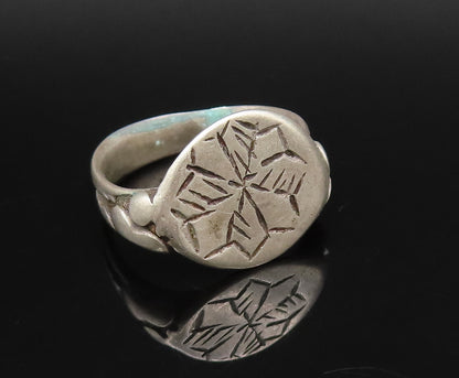 925 Silver  Vintage Antique Etch Flower & Raised Edge Shank Ring Sz 8  RG25980