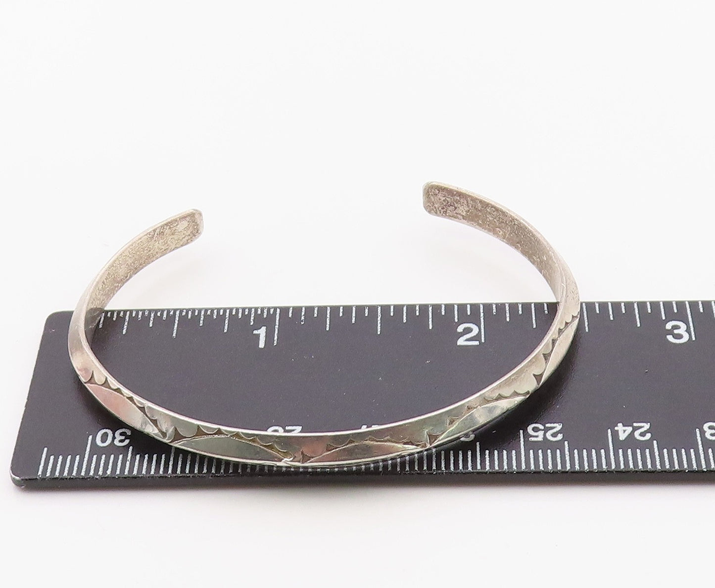 925 Sterling Silver Vintage Bracelet NAVAJO Minimalist Etched Cuff  BT12129