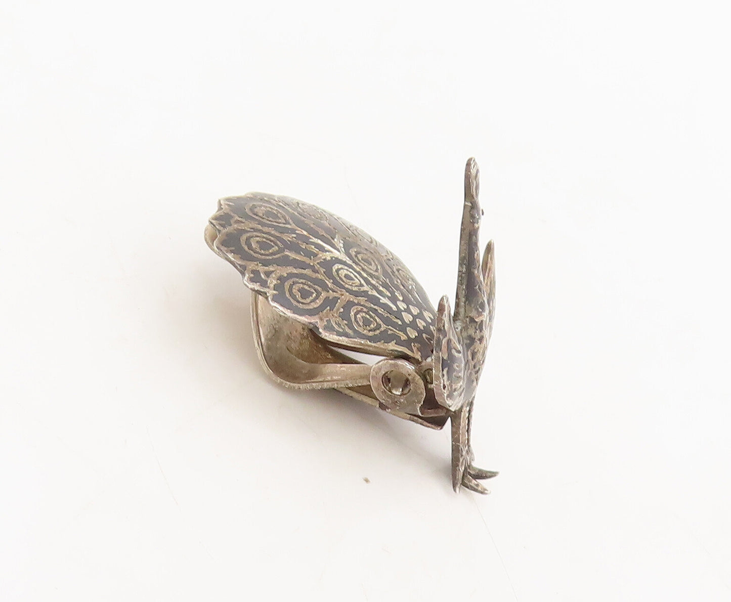 SIAM 925 Silver  Vintage Carved Movable Dancing Peacock Clip Earrings  EG12680