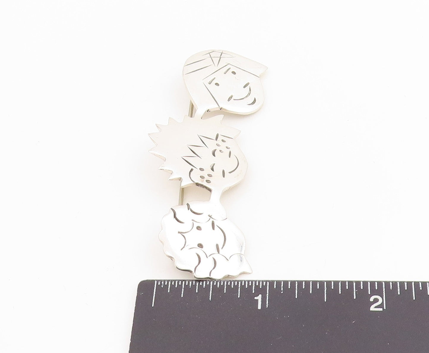 925 Sterling Silver Vintage Brooch Etched Family Ties Smiling Faces Pin  BP11992
