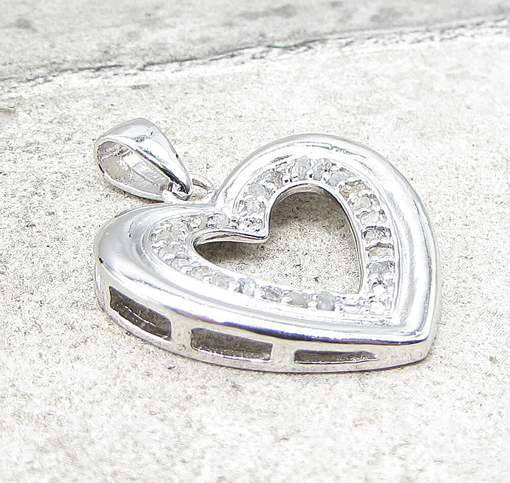 925 Sterling Silver  .20ctw Genuine Diamonds Love Heart Pendant  PT1269
