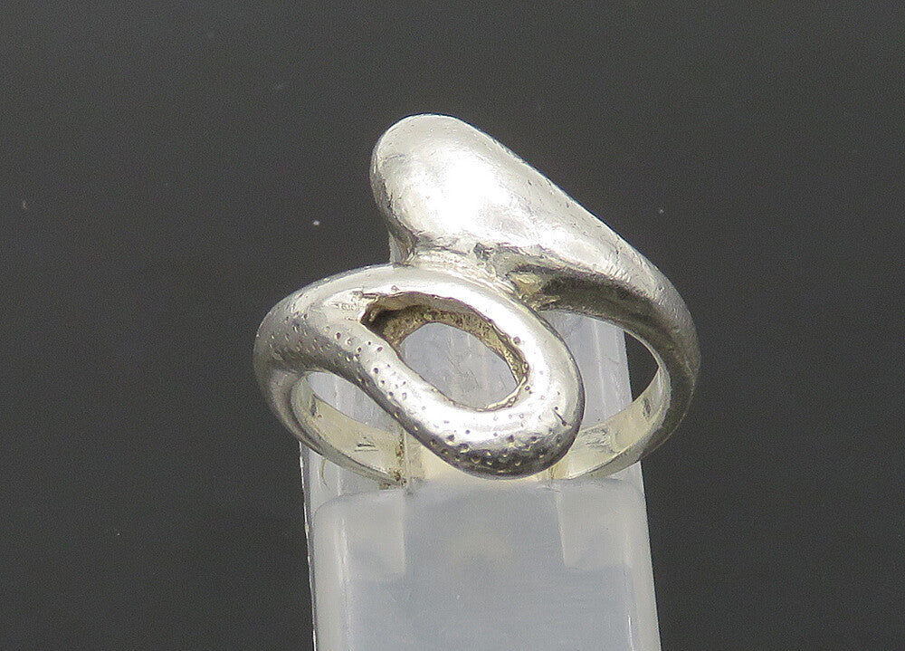 925 Sterling Silver  Vintage Shiny Loop Bypass Style Band Ring Sz 6  RG22428