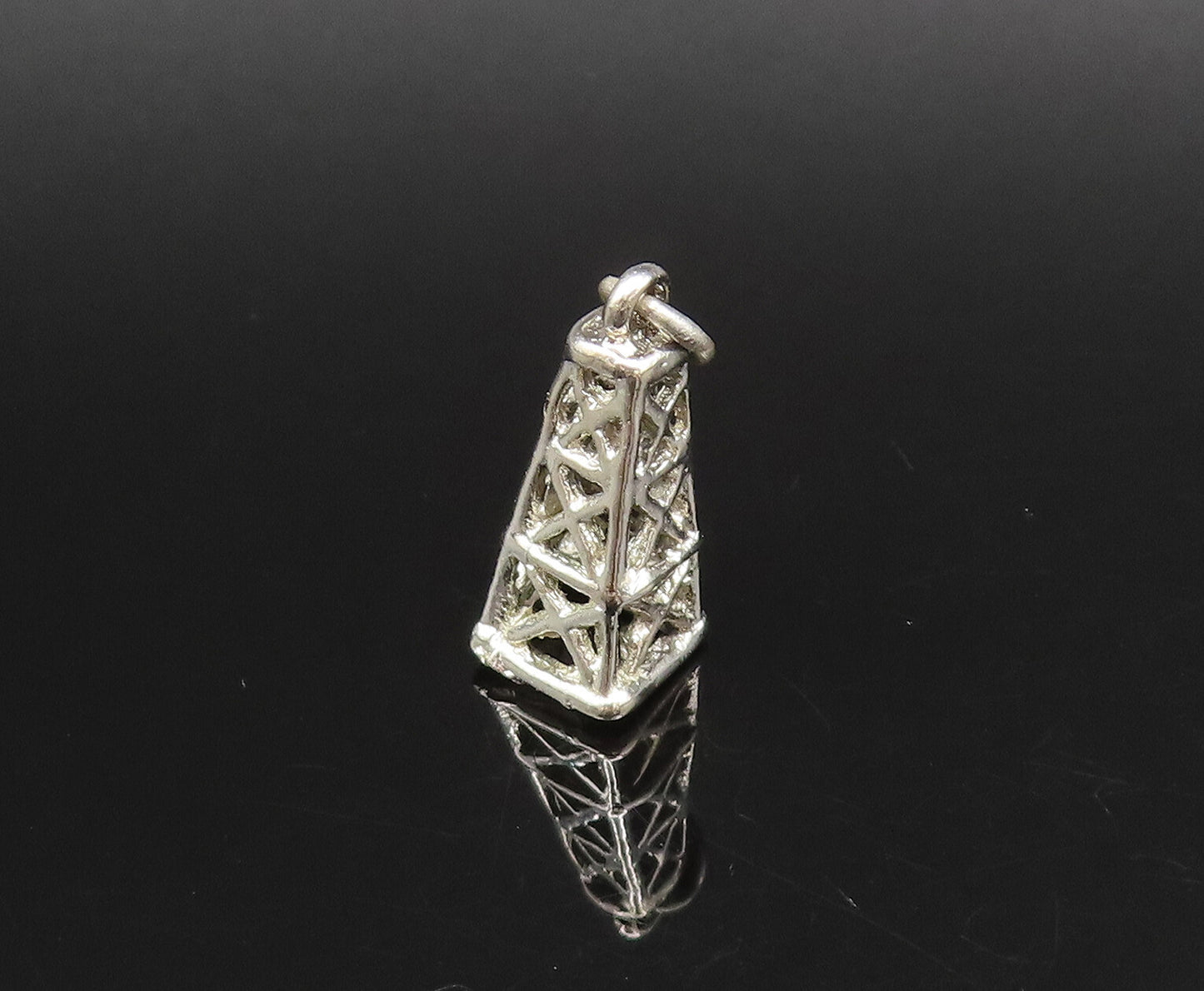 925 Sterling Silver  Vintage Openwork Tower Motif Cone Shaped Pendant  PT21682