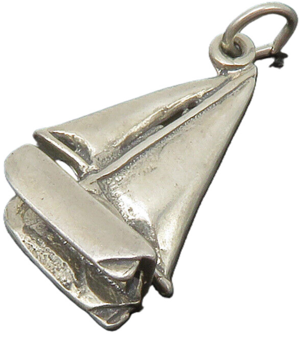 925 Sterling Silver  Vintage Petite Shiny Sail Boat Motif Pendant  PT11363