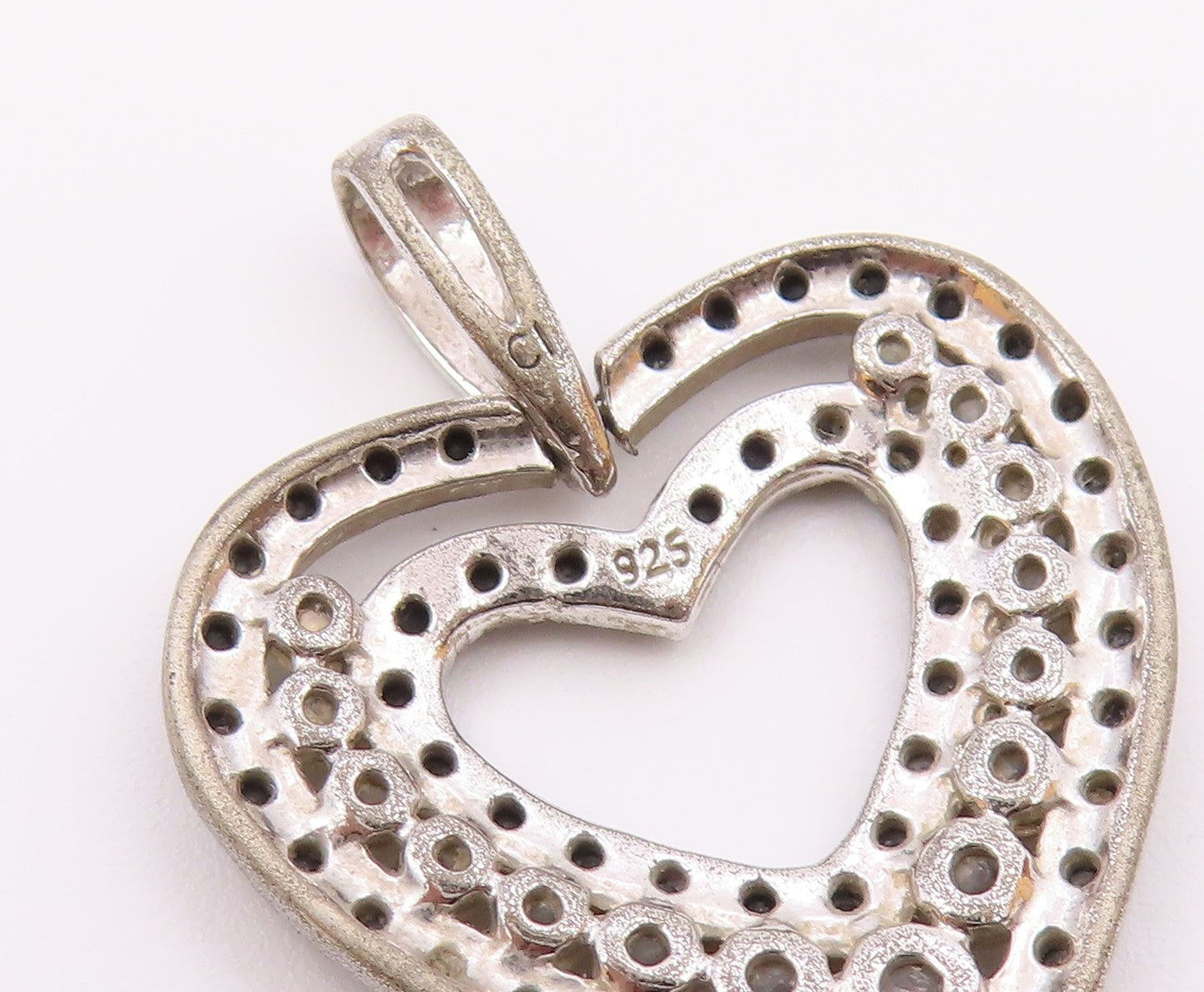 925 Sterling Silver  Vintage Topaz & Black Hematite Heart Pendant  PT16435