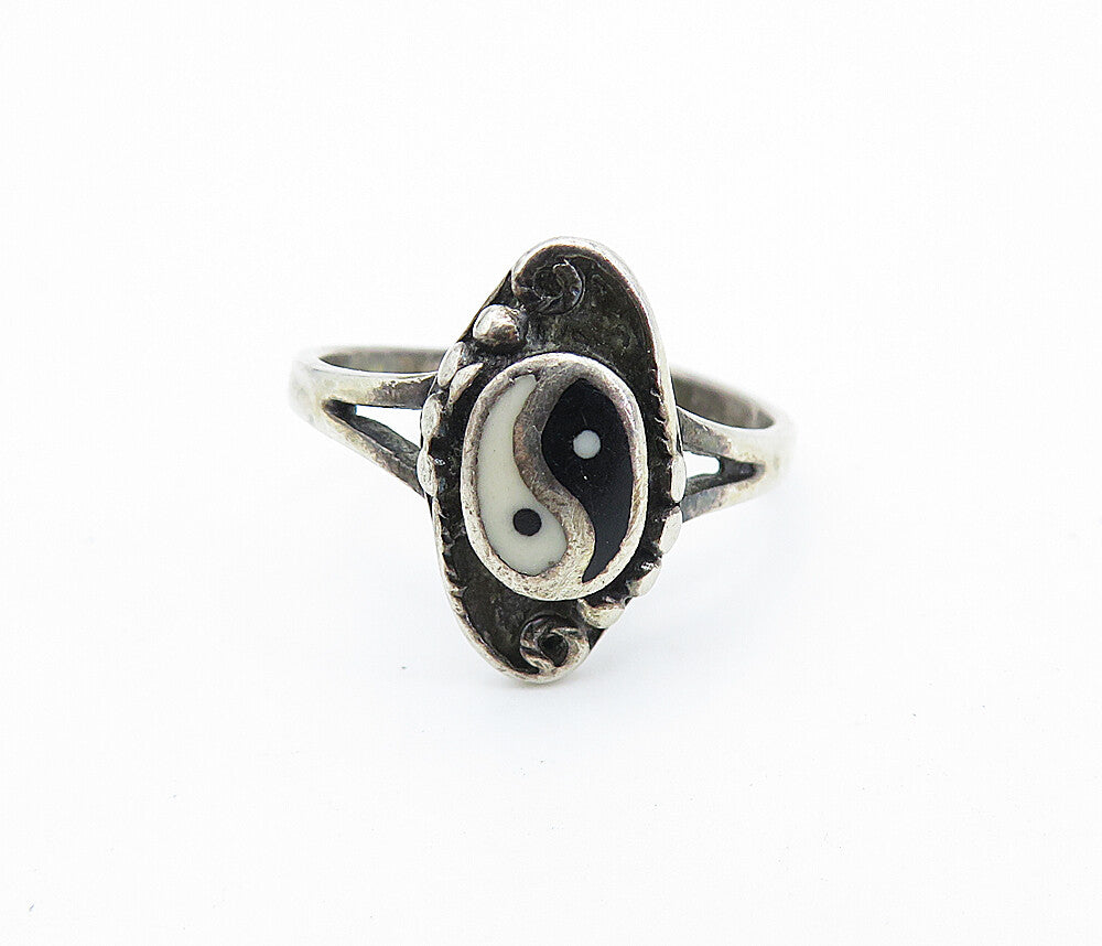 925 Silver Vintage Antique Black & White Onyx Yin Yang Ring Sz 7.5 RG7030