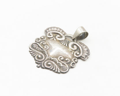 925 Sterling Silver  Vintage Pretzel Swirl Detail Drop Pendant  PT14421
