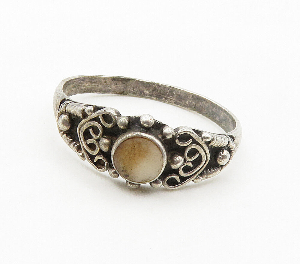 925 Sterling Silver  Vintage Mother Of Pearl Swirl Band Ring Sz 7.5  RG16335