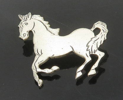 BEAU 925 Sterling Silver  Vintage Galloping Horse Motif Brooch Pin  BP6952