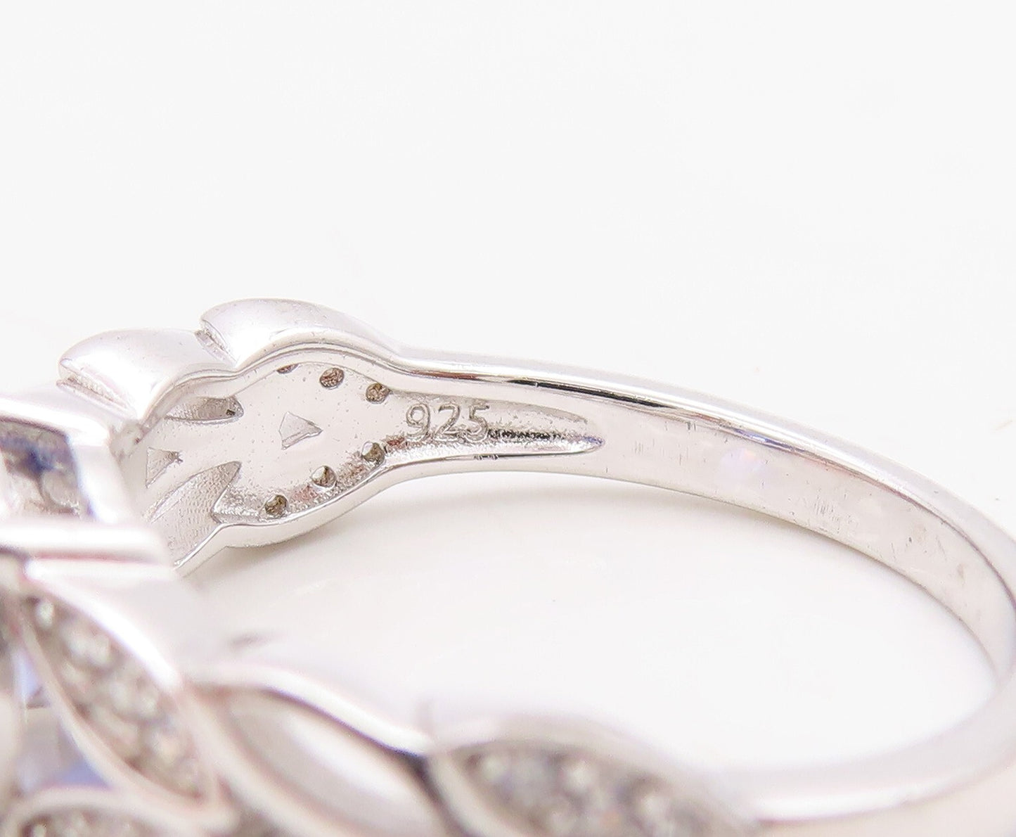 925 Sterling Silver Vintage Ring Round Sapphire Floral Cut CZ band Sz 7  RG30747