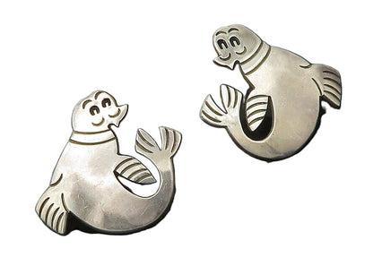 MEXICO 925 Sterling Silver  Vintage Shiny Seal Motif Drop Earrings  EG8979