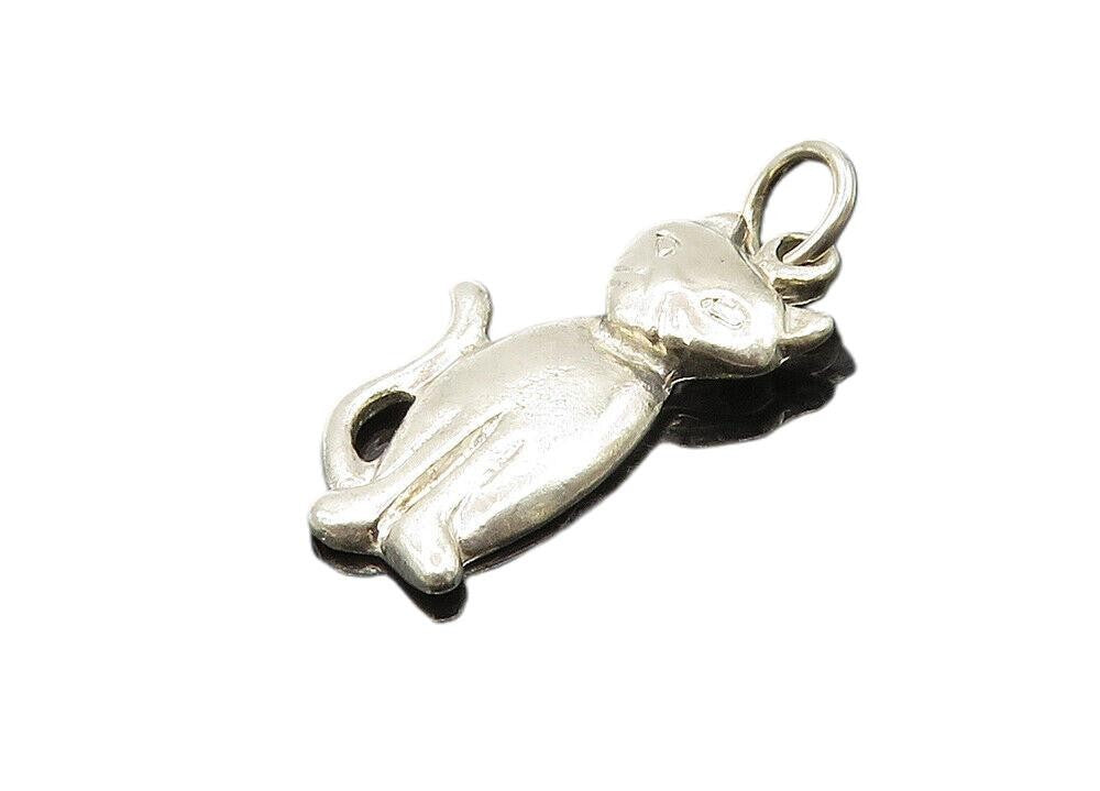 925 Sterling Silver  Vintage Petite Smooth Sitting Cat Motif Pendant  PT7274
