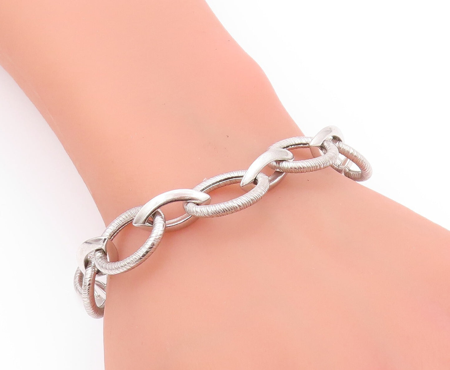 925 Sterling Silver Vintage Bracelet Eye Shape cutout & Linked Rings  BT11134