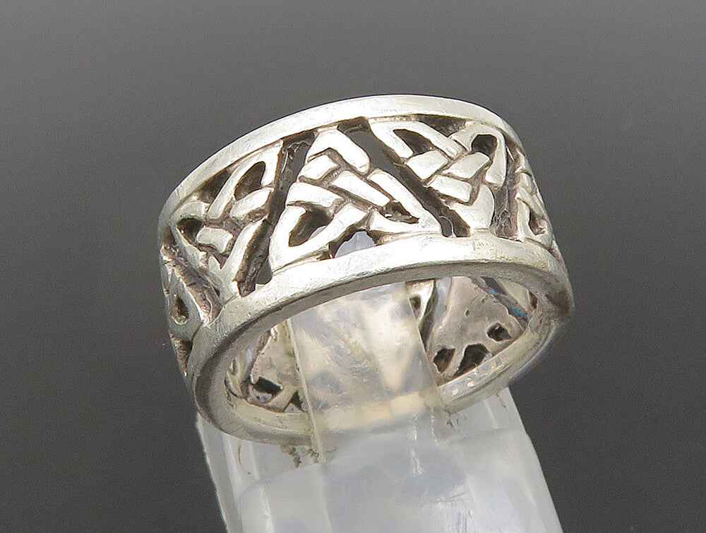 925 Sterling Silver  Vintage Celtic Knot Cutout Band Ring Sz 5  RG24405