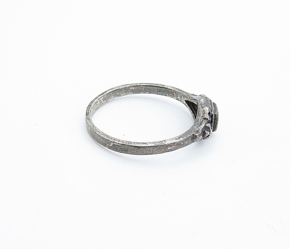 925 Sterling Silver  Vintage White Stone Oxidized Band Ring Sz 7.5  RG6615