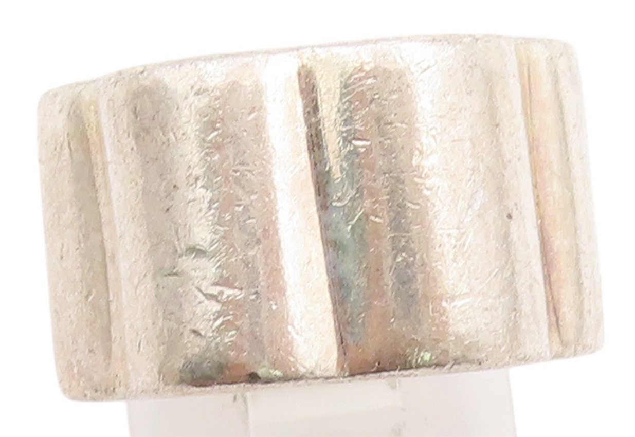 925 Sterling Silver Vintage Ring Solid Domed Floral Design Band  Sz 5  RG33295