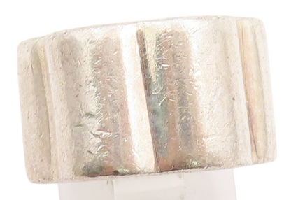 925 Sterling Silver Vintage Ring Solid Domed Floral Design Band  Sz 5  RG33295