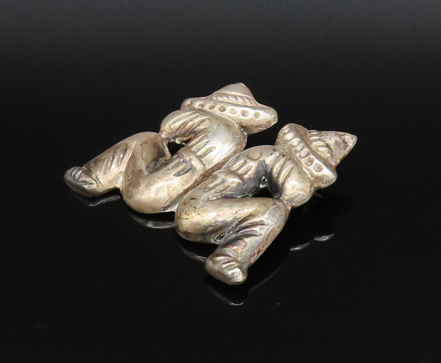 925 Silver  Vintage Double Figure With Hat Facing Back Brooch Pin  BP9955