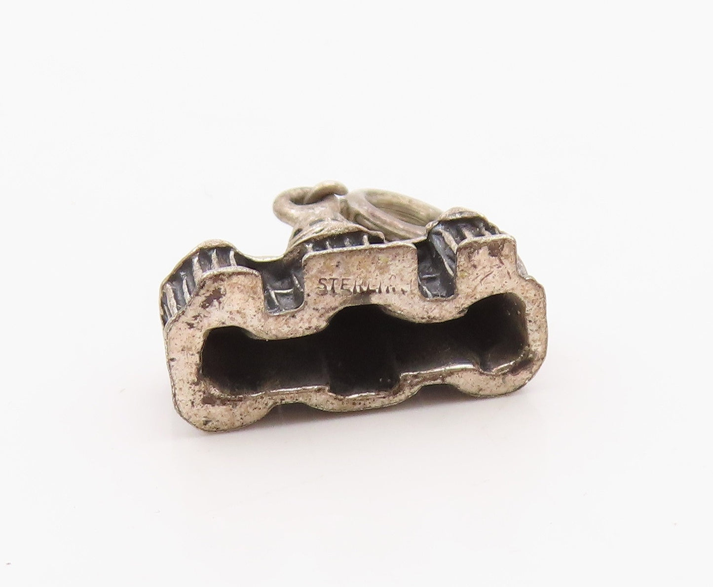 925 Sterling Silver  Vintage Capitol Building Dark Tone Pendant  PT16915