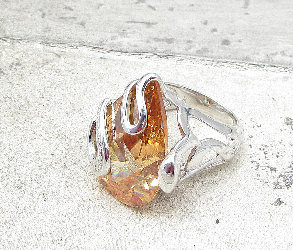 925 Sterling Silver  Faceted Citrine Tear Drop Solitaire Ring Sz 7  RG1654