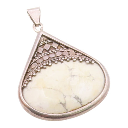 925 Sterling Silver  Vintage Howlite Circle Pattern Detail Pendant  PT11410