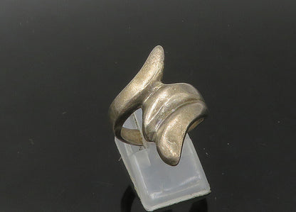 925 Sterling Silver  Vintage Smooth Dark Tone Bypass Band Ring Sz 8  RG22495