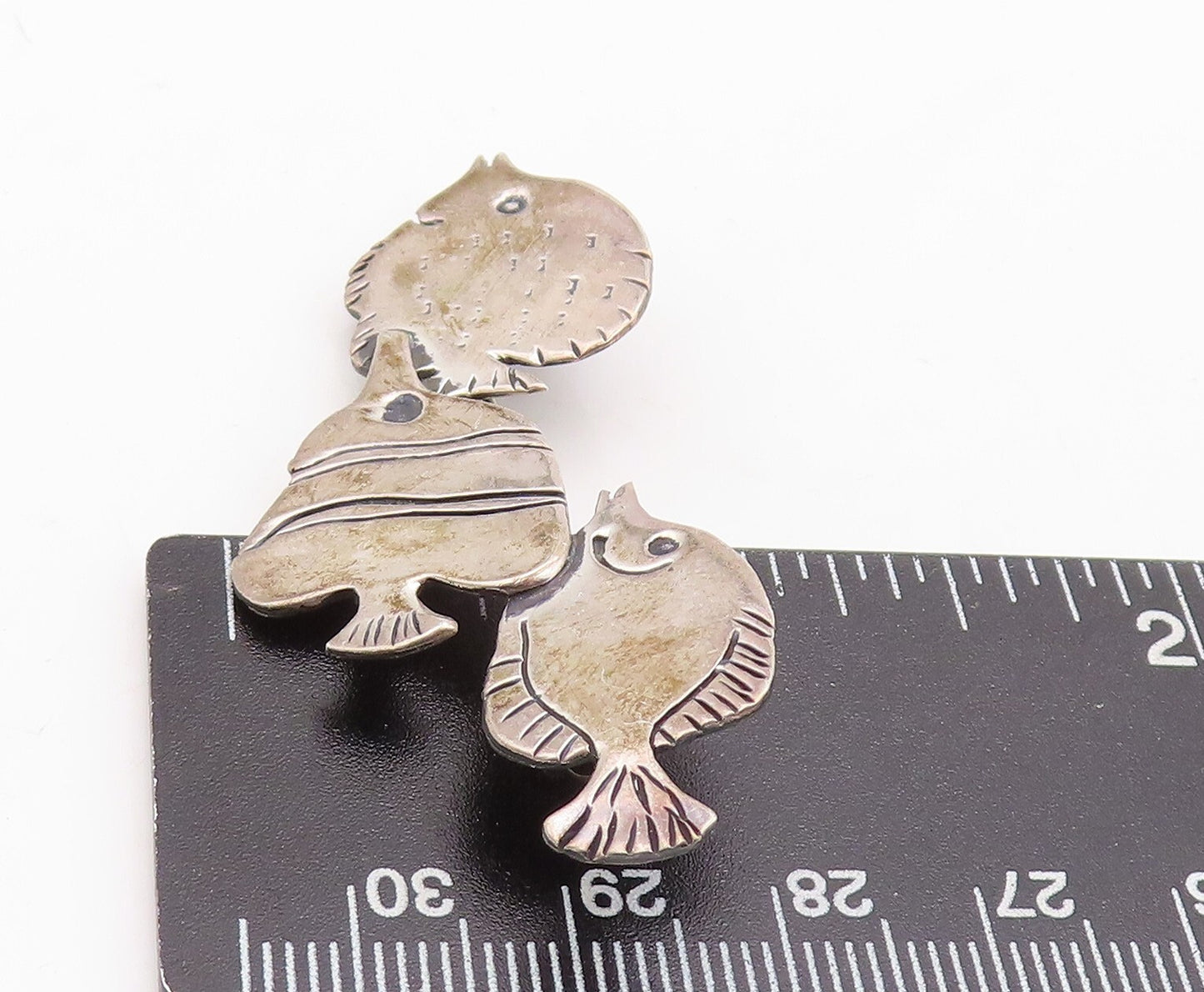925 Sterling Silver Vintage Brooch Pin GEMW Solid Etched Swimming Fishes BP11254