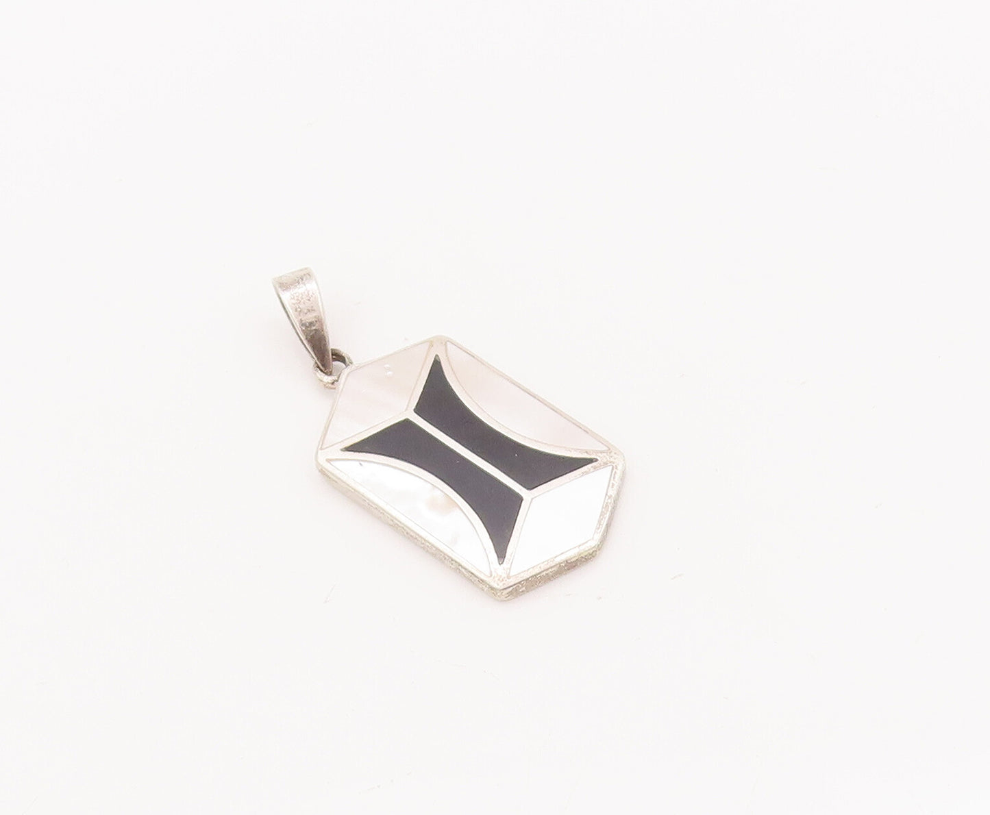 925 Sterling Silver Vintage Pendant Solid Inlay Mother Of Pearls & Onyx  PT23084