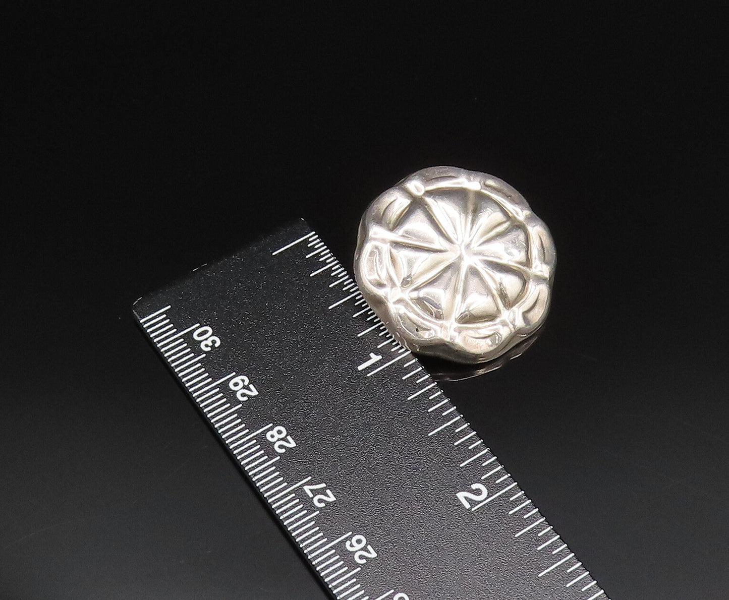 MEXICO 925 Silver  Vintage Etched Wheel Flower Motif Clip Earrings  EG12147