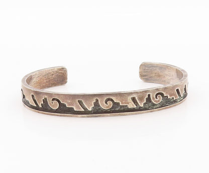 925 Sterling Silver Vintage Bracelet NAVAJO ZUNI Carved Design Cuff  BT10819