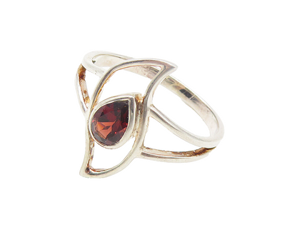 925 Sterling Silver  Tear Drop Garnet Open Design Band Ring Sz 8  RG10750