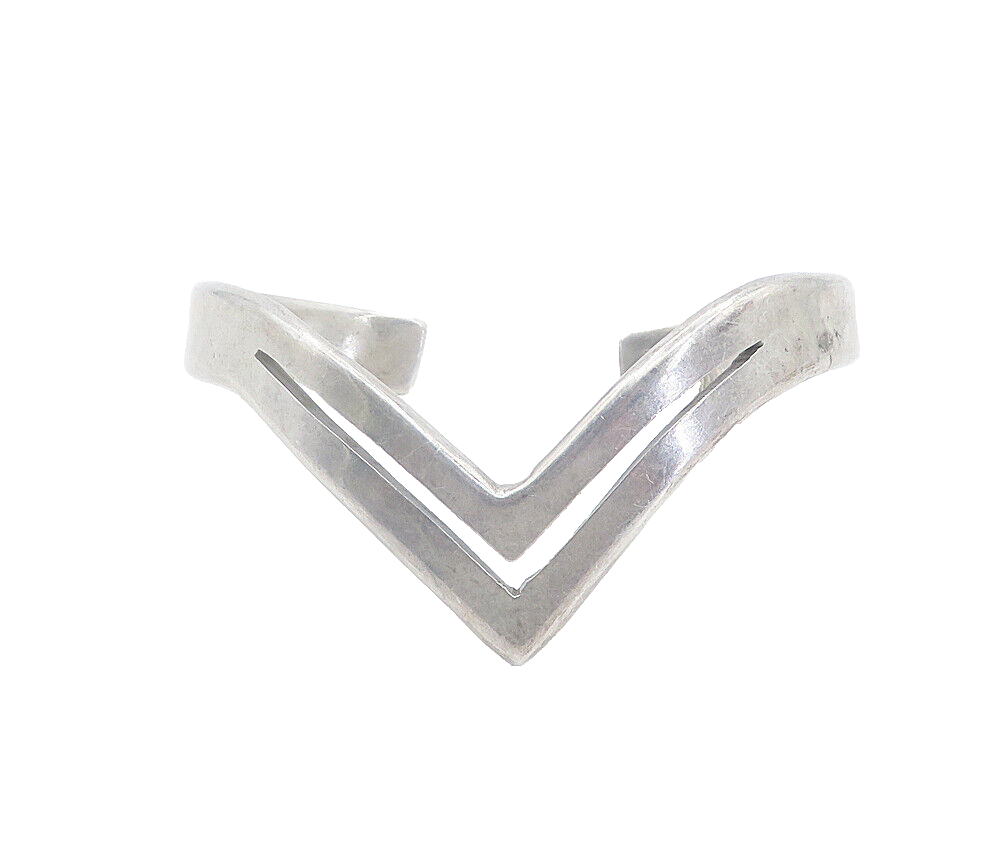 MEXICO 925 Sterling Silver Vintage Cutout Design Pointed Cuff Bracelet BT3394
