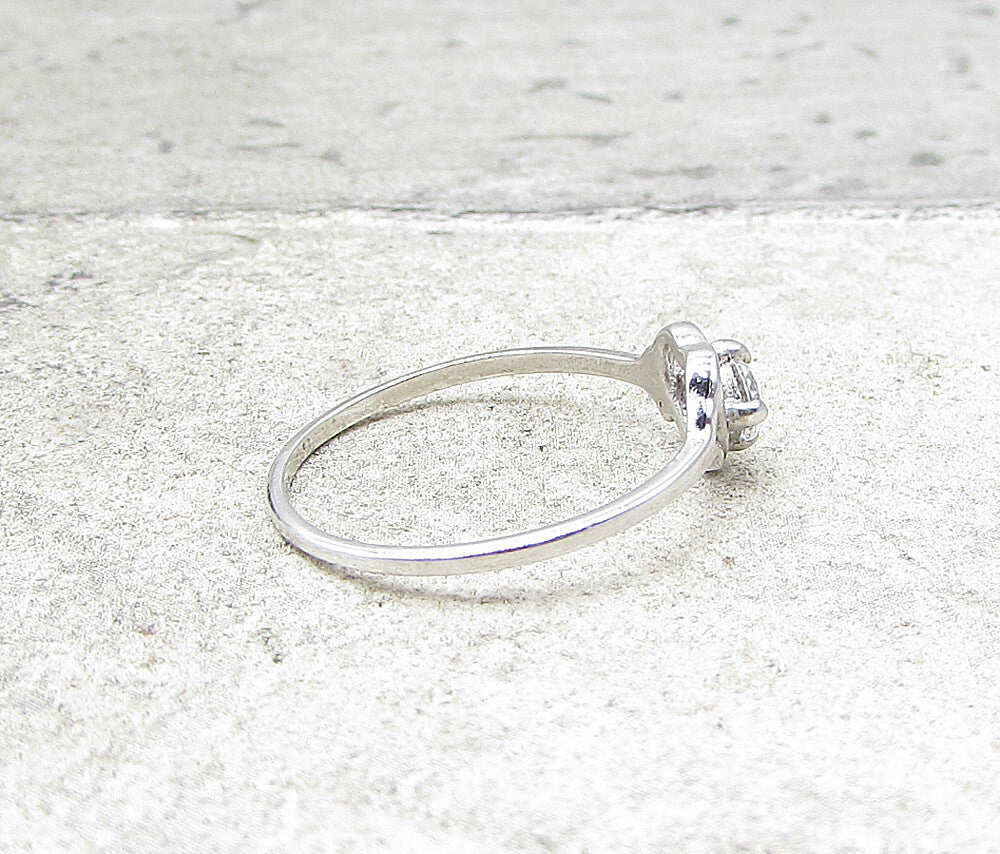 925 Sterling Silver  White Cubic Zirconia Love Heart Ring Sz 7  RG1634