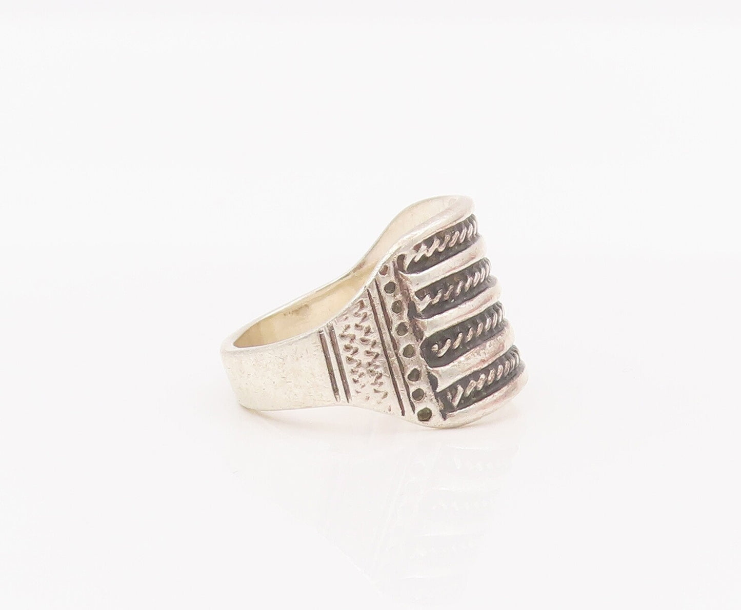 925 Sterling Silver Vintage Ring Solid And Twisted Rope Carved  Sz 7 RG28148